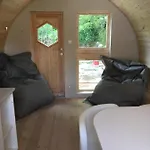 Les Insolites Du Villaret Bed and Breakfast