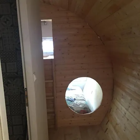 Les Insolites Du Villaret Bed & Breakfast