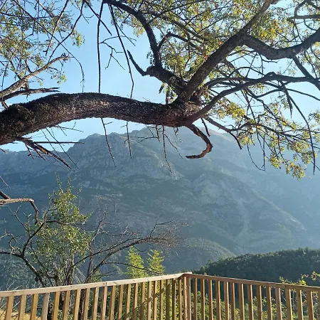 Bed & Breakfast Les Insolites Du Villaret 3*