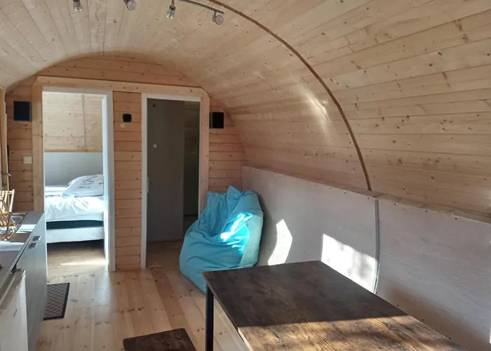 Bed & Breakfast Les Insolites Du Villaret 3*