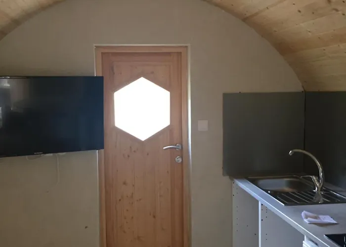 Les Insolites Du Villaret Bed & Breakfast