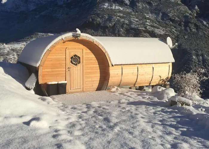 Les Insolites Du Villaret Bed & Breakfast 3*